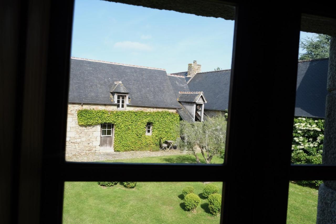 Manoir De L'Isle Hotel Ploumilliau Exterior photo