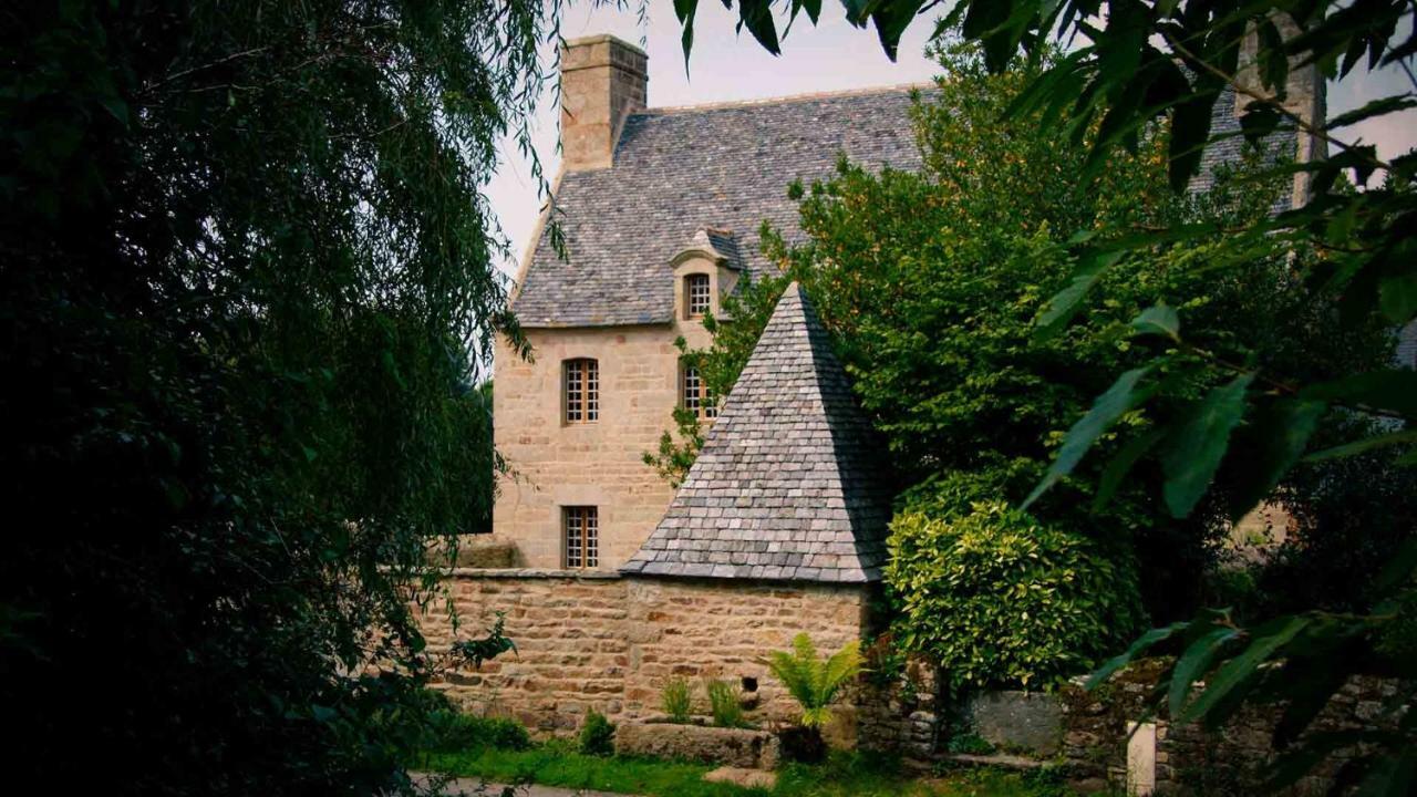 Manoir De L'Isle Hotel Ploumilliau Exterior photo